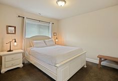 Lain-lain 6 Geary Getaway 3 Bedroom Home by RedAwning