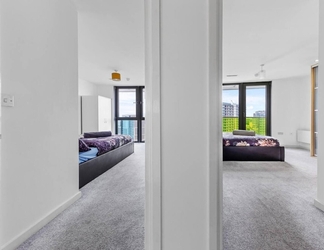 Khác 2 Penthouse 2-bed Apartment in The Heart Of E15