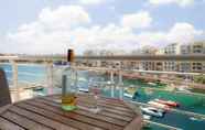 Lainnya 4 Exquisite Seafront Apart in Spinola Bay St Julians