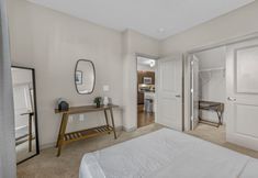 Others 4 Furnished Apartments in Decatur Square