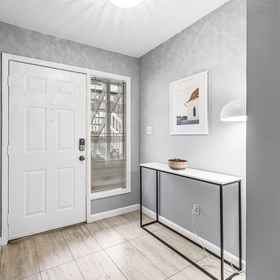 Interior entrance 1 Juniper Furnished Apartments, Peachtree Center Hotels