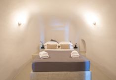 Others 4 SantorOia Luxury Suites