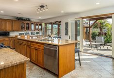 その他 5 Margaret 5 Bedroom Home by RedAwning