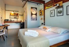 Lain-lain 5 Contêiner 10 Hospedagem