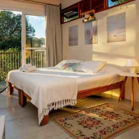 Primary image1Contêiner 10 Hospedagem,Chapel of St. John of Carapina飯店