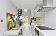 Lain-lain 6 Charming Home With Patio Close to Wimbledon Park by Underthedoormat