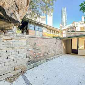 Primary image 1 82 Kent St, Hotel Crows Nest