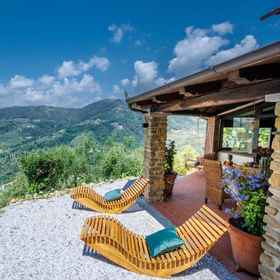 Room 1 Sospirata Farmhouse in Pescia, Sambuca Pistoiese Hotels