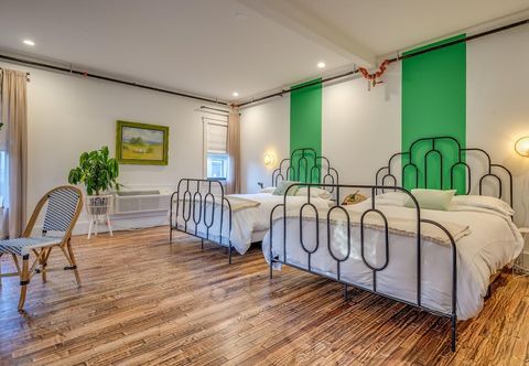Others Private Suite in Historic Austin B&b: Sleeps 5!