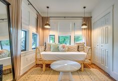 Others 3 Private Suite in Historic Austin B&b: Sleeps 5!