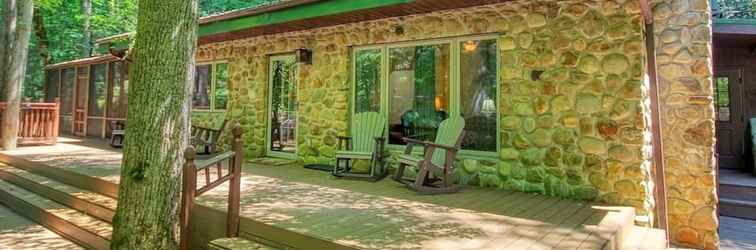 Lainnya Mountain View Bliss - Cozy 1BR Cabin