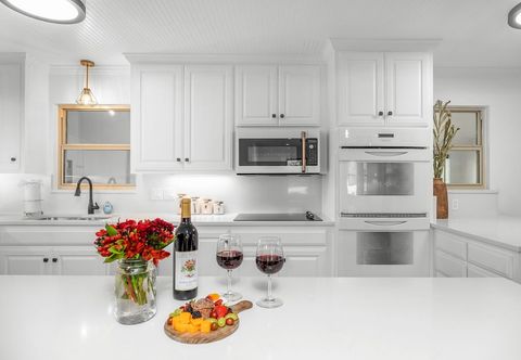 Others Pecan Retreat-half Mile to Main