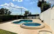 Others 5 Portimão Classic With Pool by Homing