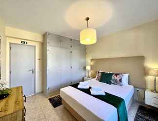 Others 2 Faro Airport Flat 6 by Homing