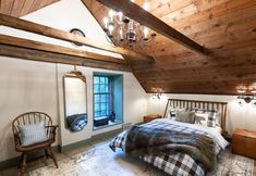 기타 4 1735 Stone Farmhouse