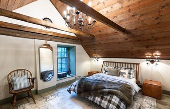 기타 4 1735 Stone Farmhouse