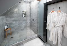 기타 5 1735 Stone Farmhouse