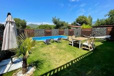 Lain-lain Relish Villalari