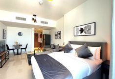 Others 4 Pristine Studio with Canal View - 703