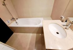 Lainnya 2 6D - 3 Bedroom Downtown Apartment With Shared Pool