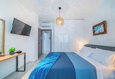 其他 3 Napoleon Navy Suite 1bd 1ba