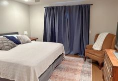 Others 2 G Cookie's House 3 Bedroom Home by RedAwning