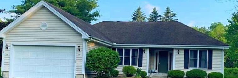 Others G Cookie's House 3 Bedroom Home by RedAwning