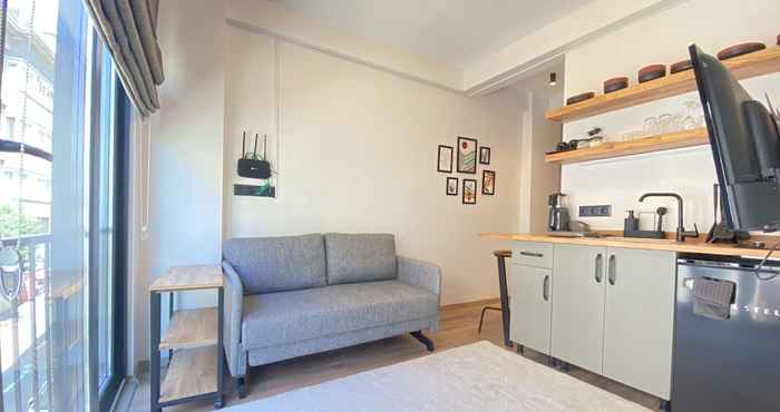 Others Cozy Flat w French Balcony 5 min to Istiklal Ave