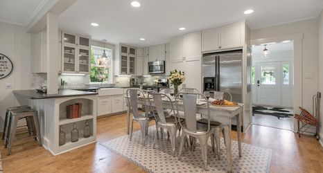 Others 2 Clover Haus 2 Blks to Main St With Pool and Spa!