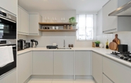 Others 6 Fabulous Three Bedroom Flat Near Marylebone by Underthedoormat