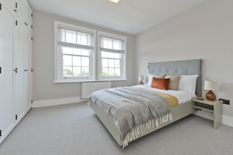 Others 4 Fabulous Three Bedroom Flat Near Marylebone by Underthedoormat