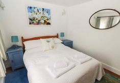 Khác 3 The Hen House