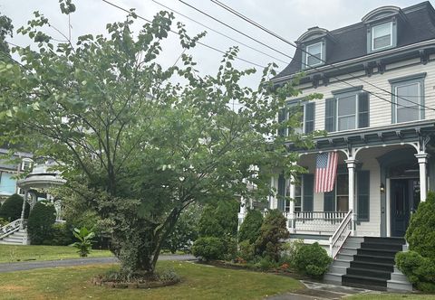 其他 2Br Private Victorian Apartment in City Location on Half Acre Sleeps 5