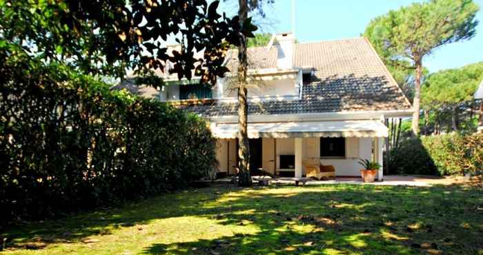 Lain-lain Beautiful Villa a few Meters From the Beach of Lignano