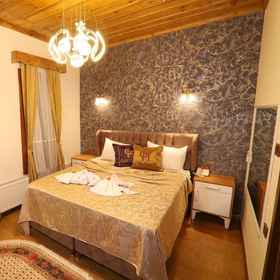 Primary image 1 กูร์ รอยัล สวีท อพาร์ตเมนต์, โรงแรม & ที่พัก Full Moon Shoes