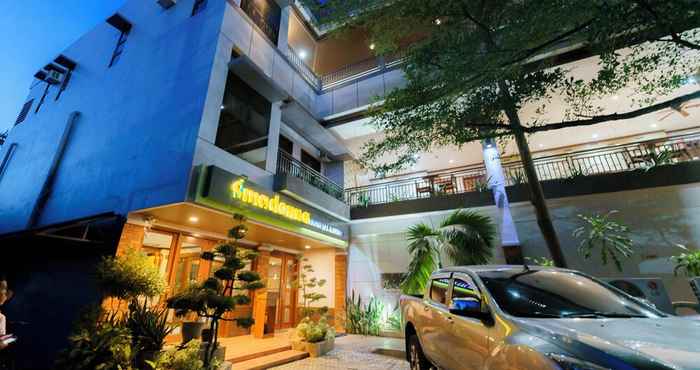 Lainnya Madonna Hometel and Suites