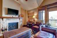 Others 3 Bedroom Mountain Condo on Main Street - Walk to Lift, Onsite Pool, Luxury-rated!