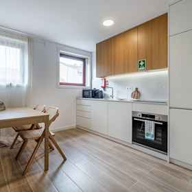 Room 1 Nomad s Lux - 1bdr Charming Top Floor Porto, Khách sạn St. Ignatius Zoo