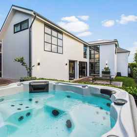 Primary image 1 Timeless Executive Family Home - Spa, Campbells Bay Hotels