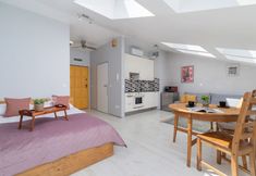 Others 6 Studio Mostowa Krakow by Renters