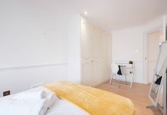 Others 3 Soho-Fitzrovia 1BR London Apartment