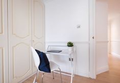 Others 4 Soho-Fitzrovia 1BR London Apartment