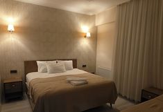 Others 7 AKS Royal Otel