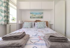 Lainnya 4 Compass Point