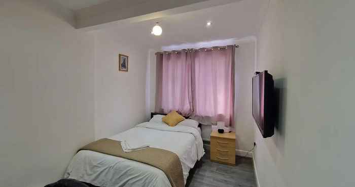 Lainnya Captivating 2-bed Apartment in Ilford