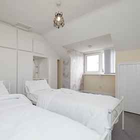 Primary image 1 Comfortable 4-bed House in Hucknall, Nottingham, Annesley Hotels