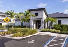 Others 7 Luxury 2 Bd Close to Disney Champions Gate 1071