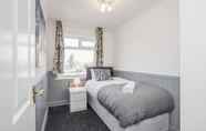 Others 7 Cosy 3 Bedroom Home With Wifi, Parking & Garden