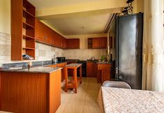 Others 4 Stunning 3-bed Apartment in Najjera