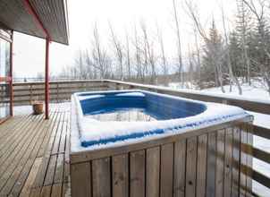Others 4 Traditional Cottage with Jacuzzi andLake